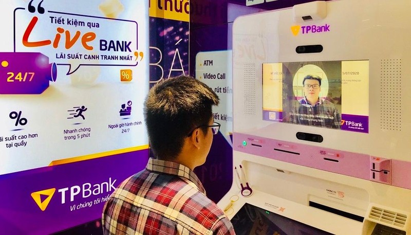 Nhờ chuyển đổi số triệt để, toàn diện từ trong ra ngoài, TPBank đã tiết giảm được đáng kể chi phí vận hành so với mô hình một ngân hàng truyền thống