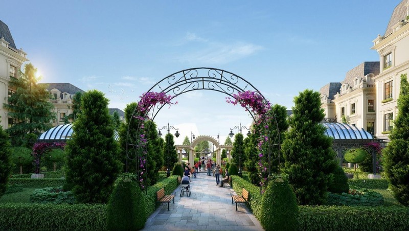 Khu vườn Hoàng gia mang lại cảnh quan xanh mát cho toàn khu Khu vườn Hoàng gia mang lại cảnh quan xanh mát cho toàn khu