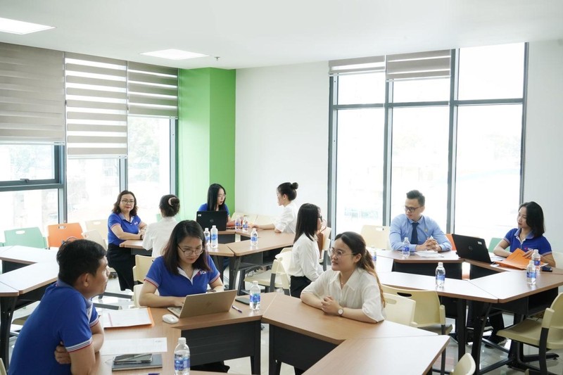 Ứng viên được trải nghiệm cảm giác phỏng vấn trực tiếp để hiểu về quy trình tuyển dụng chuyên nghiệp của SCB.