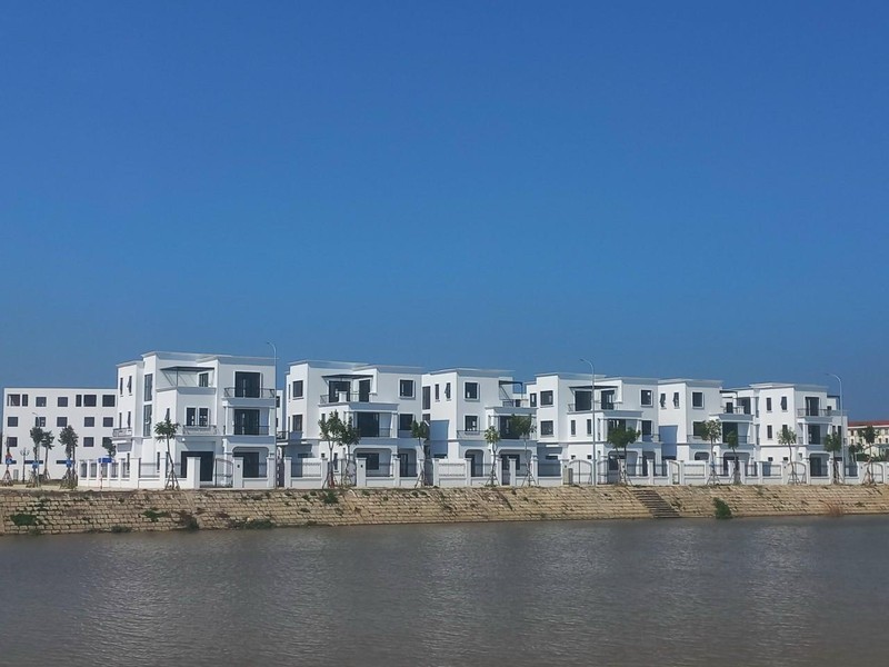 Dự án TNR Grand Palace River Park với vị trí đắc địa bên bờ Sông Uông, thành phố Uông Bí, Quảng Ninh đã hoàn thiện 100% hạ tầng, chuẩn bị bàn giao cho khách hàng. Dự án TNR Grand Palace River Park với vị trí đắc địa bên bờ Sông Uông, thành phố Uông Bí, Quảng Ninh đã hoàn thiện 100% hạ tầng, chuẩn bị bàn giao cho khách hàng.