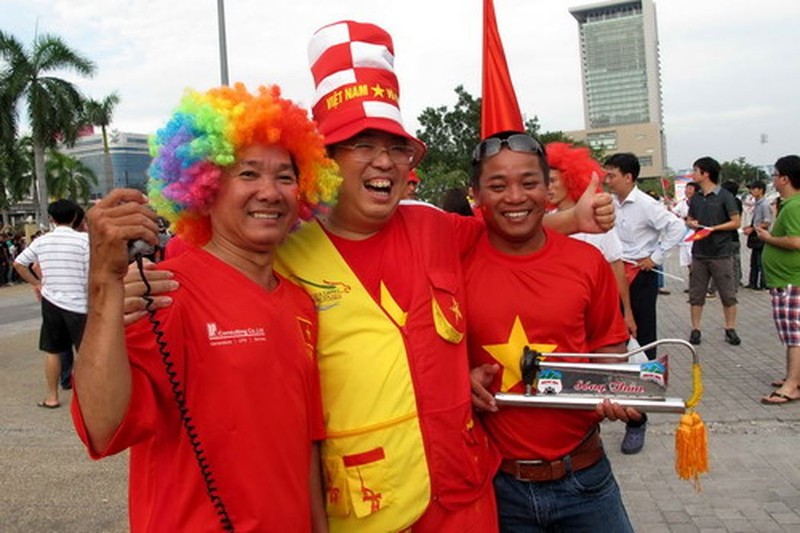 Anh Trần song Hải, PCT Hội CĐV Việt Nam thân thiện với các bạn Thái Lan (ảnh NV cung cấp)