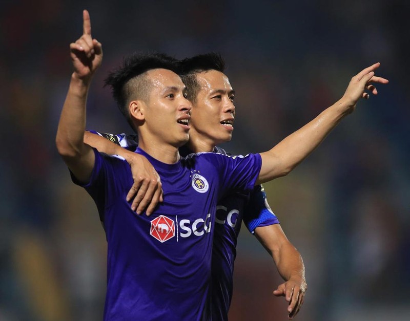 Bộ đôi Hùng Dũng, Văn Quyết thi đấu cực hay trước Sài Gòn (ảnh VPF)