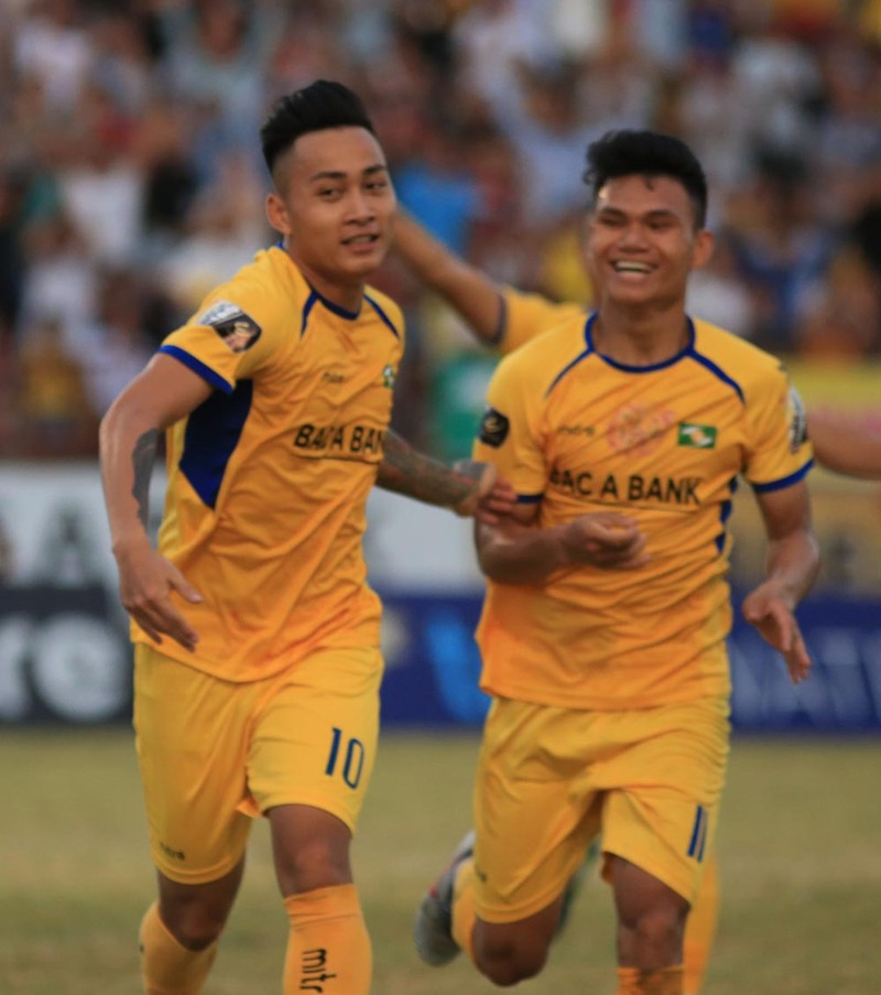 Tuấn Tài đã khai thông thế bế tắc, mở đường cho chiến thắng 3-0 trước HAGL (ảnh VPF)