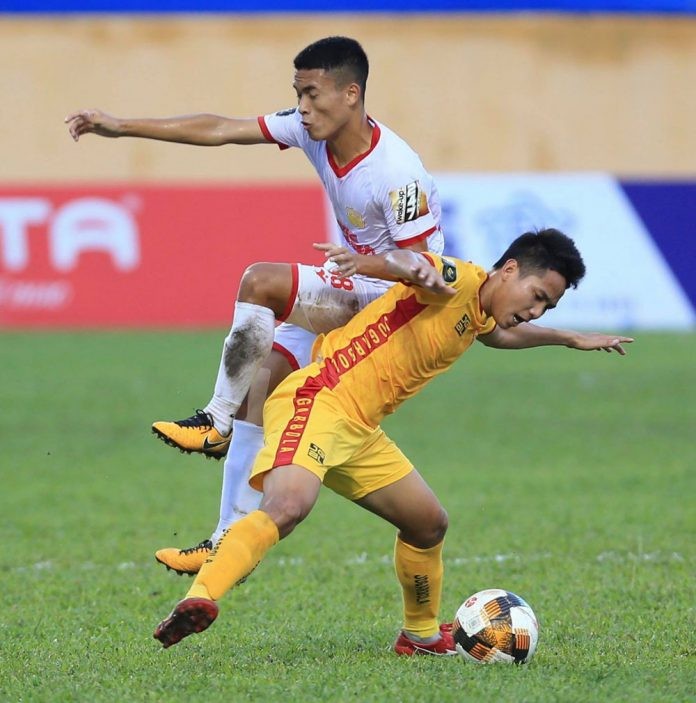 Điều tiết thể lực đang là vấn đề lớn của Nam Định khi bước vào lượt về V.League 2019 (ảnh VPF) Điều tiết thể lực đang là vấn đề lớn của Nam Định khi bước vào lượt về V.League 2019 (ảnh VPF)