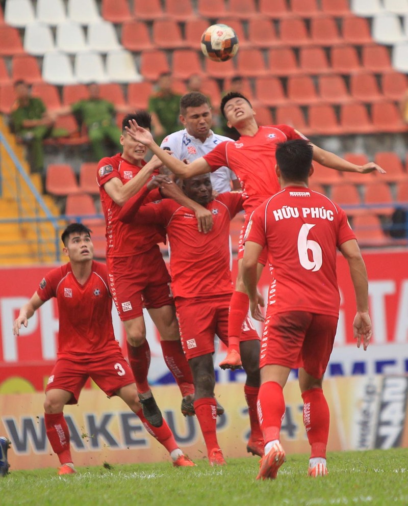 Chơi quá rắn, Hải Phòng luôn thiếu quân do bị thẻ phạt (ảnh VPF) Chơi quá rắn, Hải Phòng luôn thiếu quân do bị thẻ phạt (ảnh VPF)