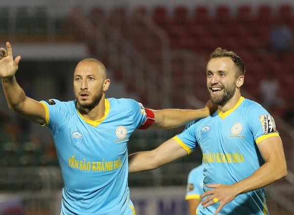 Vòng 14 V.League 2019: S.Khánh Hòa trước cơ hội “trời cho” ảnh 2 3 ngoại binh Zarour - Toure – Oliveira thì chỉ còn trung vệ Zarour giữ được phong độ (ảnh Báo JK)