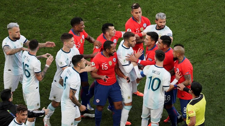 Không anh, thì chợ vẫn đông! (ảnh AP) Không anh, thì chợ vẫn đông! (ảnh AP)