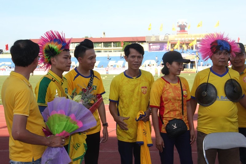 Cổ động viên xứ Thanh lại muốn có 3 điểm trước chủ nhà Nam Định để khẳng định Thanh Hóa đã trở lại đường đua. Ảnh CĐV Thanh Hóa. Cổ động viên xứ Thanh muốn có 3 điểm trước chủ nhà Nam Định để khẳng định Thanh Hóa đã trở lại đường đua. Ảnh CĐV Thanh Hóa.