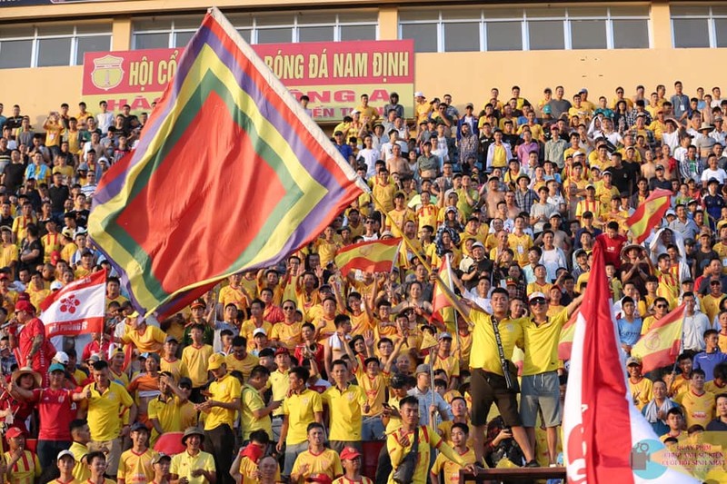 Sẽ có 20.000 khán giả đến sân Thiên Trường cỗ vũ đội nhà. Ảnh Hội CĐV Nam Định. Sẽ có 20.000 khán giả đến sân Thiên Trường cỗ vũ đội nhà. Ảnh Hội CĐV Nam Định.
