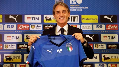 Nỗi lo của HLV Roberto Mancini ảnh 1 Sứ mệnh tái thiết Azzurri đầy nặng nề đã được đặt lên vai một chuyên gia xây nền móng. Ảnh CNN.