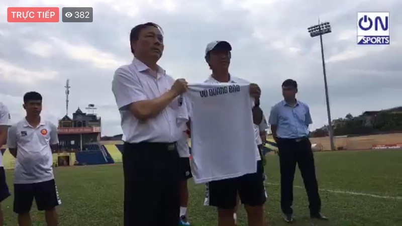 Thanh Hóa với kế "ve sầu thoát xác" ảnh 1 Niềm vui chưa tày gang tấc, vừa hợp đã tan. Ảnh THFC.