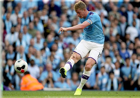 VAR là “đối thủ không chung trời, đội đất” với Man.City  ảnh 1 Nhạc trưởng De Bruyne dường như đã tìm lại chính mình. Ảnh BBC.