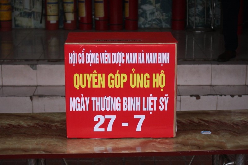 Rất nhiều hình ảnh đẹp trên khán đài sân Thiên Trường. Ảnh NĐFC.