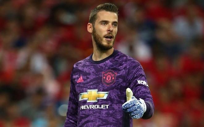 Old Trafford: Thảm kịch đầu mùa bóng ảnh 3 Thủ môn De Gea mắc lỗi để thua 1-2. Ảnh AP.