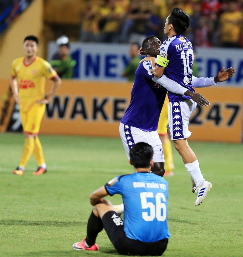 Vòng 23 V.League 2019: Hà Nội củng cố vị trí, Thanh Hóa “gồng mình” ảnh 3 Ai ngăn được bộ đôi HN này ghi bàn? Ảnh VPF.