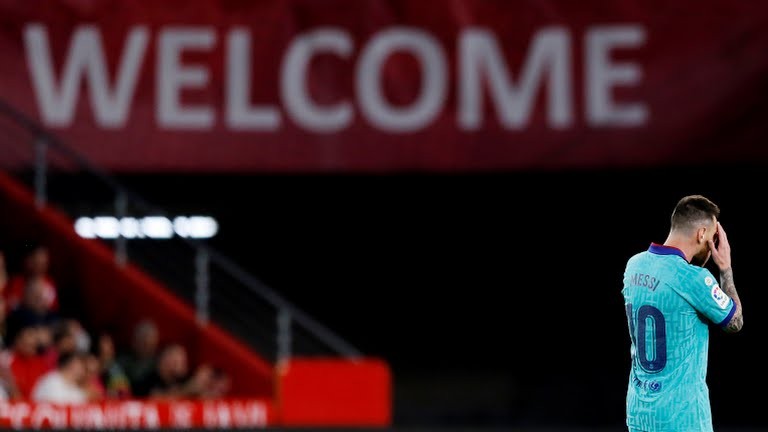 “Hình như không có Messi”!  ảnh 1 Messi thi đấu 45 phút và không có bất cứ cú sút nào. Ảnh MNS.