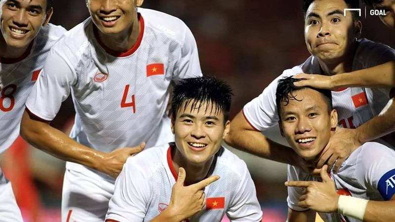 Đi tìm sự khác biệt khiến ĐT Indonesia thua đậm ảnh 2 Hàng phòng ngự của ĐT Việt Nam làm tốt cả nhiệm vụ phòng ngự lẫn ghi bàn thì các hậu vệ chủ nhà thi đấu quá tệ. Ảnh TT