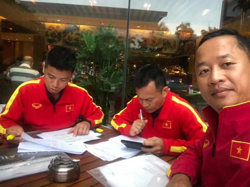 Nhìn lại cuộc chiến với “con nhà giàu” đến từ vùng Vịnh ảnh 1