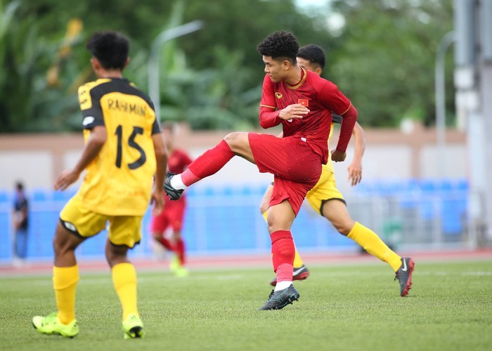 Đức Chinh có 4 bàn thắng trong ngay ra quân. Ảnh VFF