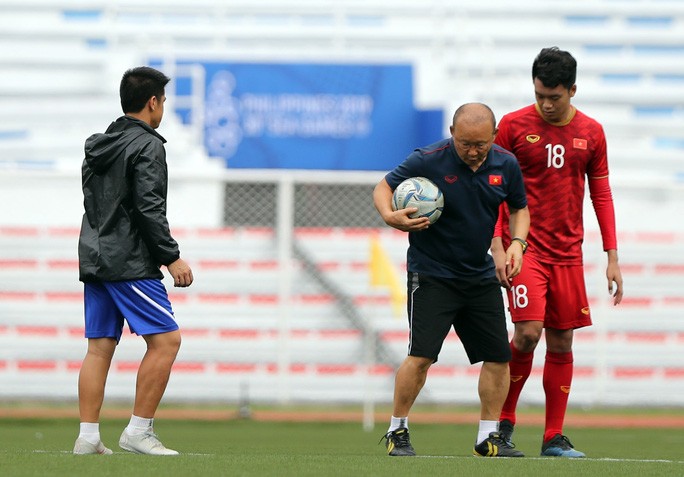 “Fergie Time”- Phẩm chất nhà vô địch ảnh 2 Sau những lời dặn dò là Thành Chung có bàn thắng. Ảnh C