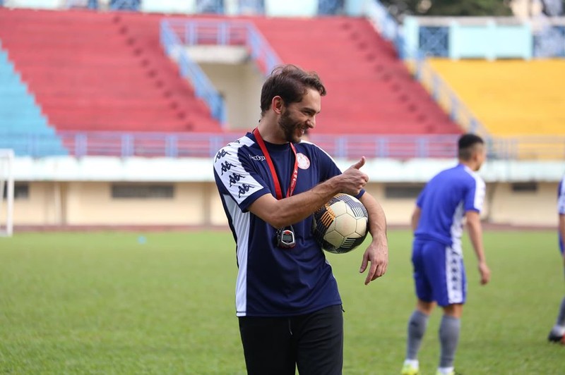 Tậu HLV thể lực Javier để TP.HCM quyết chơi lớn. Ảnh HCMFC