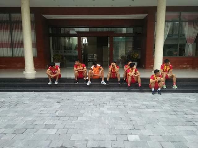 Nỗi buồn không lời. Ảnh NĐFC Nỗi buồn không lời. Ảnh NĐFC