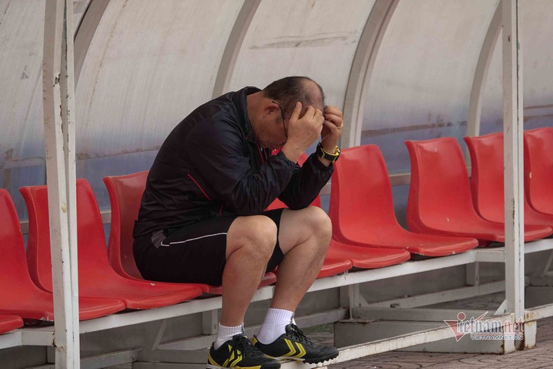 Ông Park đã xoay xở hết cách. Ảnh VNN Ông Park đã xoay xở hết cách. Ảnh AFC