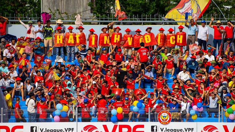 Người Hà Tĩnh đang dành niềm tin yêu cho đội bóng quê hương. Ảnh HLFC Người Hà Tĩnh đang dành niềm tin yêu cho đội bóng quê hương. Ảnh HLFC