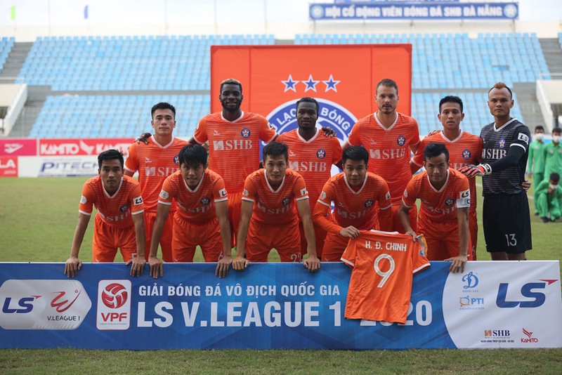 Thua trận HLV Lê Huỳnh Đức bày tỏ nỗi nhớ Hà Đức Chinh, cầu thủ mà mùa bóng qua chính ông lại không đánh giá cao. Ảnh VPF