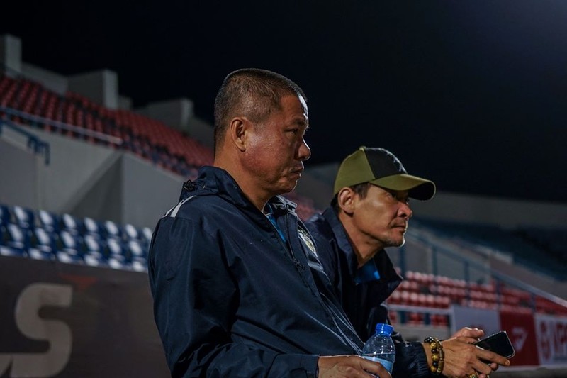 HLV Chu Đình Nghiêm đã mất 3 trung vệ tốt nhất do chấn thương. Ảnh HNFC HLV Chu Đình Nghiêm đã mất 3 trung vệ tốt nhất do chấn thương. Ảnh HNFC