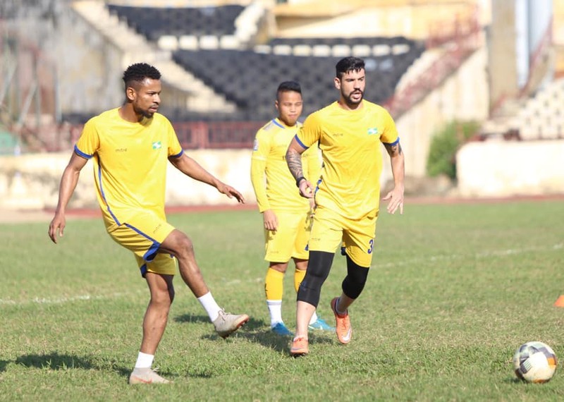 Ngoại binh SLNA chưa thể hiện được nhiều. Ảnh SLFC Ngoại binh SLNA chưa thể hiện được nhiều. Ảnh SLFC