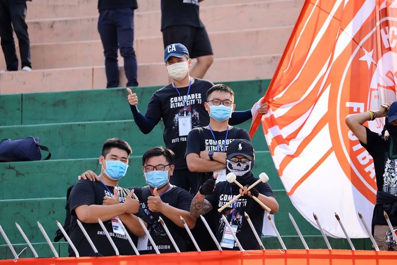 Đá bóng trong sân không có khán giả đang là giải pháp nhiều nước thực hiện. Ảnh Getty Đá bóng trong sân không có khán giả đang là giải pháp nhiều nước thực hiện. Ảnh Getty