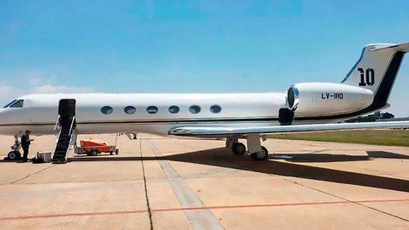 Chiếc chuyên cơ này hiệu Gulfstream V do Messi mua từ hai năm trước với giá khoảng 13 triệu euro. Ảnh HLN