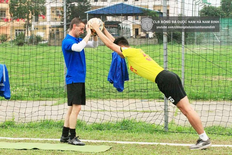 Nam Định là một trong số ít có các chuyên gia thể lực ngoại, để chăm lo nâng cao thể lực cho cầu thủ. Ảnh NĐFC Nam Định là một trong số ít có các chuyên gia thể lực ngoại, để chăm lo nâng cao thể lực cho cầu thủ. Ảnh NĐFC