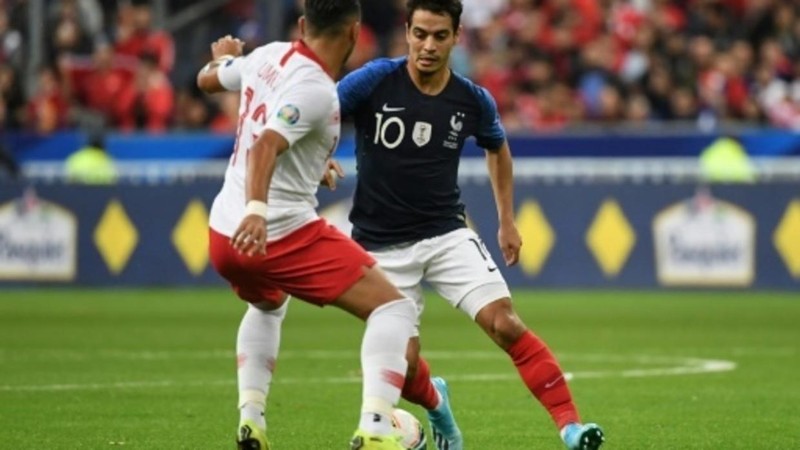 Không biết bao giờ trên thế giới mới có 1 cầu thủ có thể tham gia đội tuyển quốc gia cả futsal lẫn bóng đá 11 người như Ben Yedder? Ảnh AP Không biết bao giờ trên thế giới mới có 1 cầu thủ có thể tham gia đội tuyển quốc gia cả futsal lẫn bóng đá 11 người như Ben Yedder? Ảnh AP