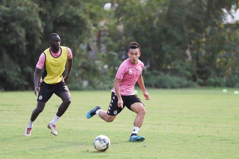 "Ở Uruguay, 3 buổi đó có thể dồn vào một ngày". Ảnh CLB "Ở Uruguay, 3 buổi đó có thể dồn vào một ngày". Ảnh CLB
