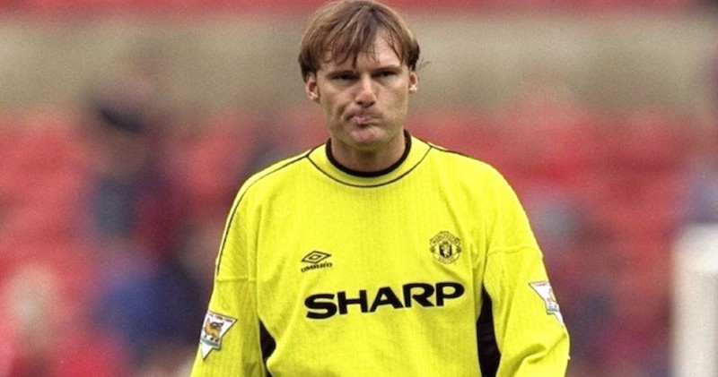 Pha bóng bị “xâu kim” của Massimo Tabi sau này được đưa làm tài liệu hướng dẫn chuyên môn cho các thủ môn trẻ. Ảnh MU Pha bóng bị “xâu kim” của Massimo Tabi sau này được đưa làm tài liệu hướng dẫn chuyên môn cho các thủ môn trẻ. Ảnh MU