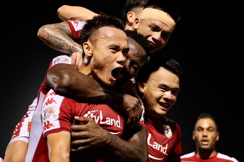 Gã "già giàu" TP.HCM 30% lương tháng 4. Ảnh CLB TP.HCM Gã "già giàu" TP.HCM 30% lương tháng 4. Ảnh CLB TP.HCM