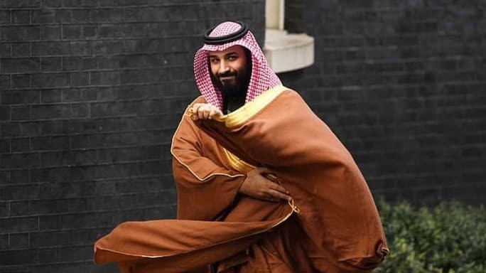 Thái tử Ả Rập Mohamed bin Salman đang hoàn tất một lúc cả 3 việc. Ảnh CNN.