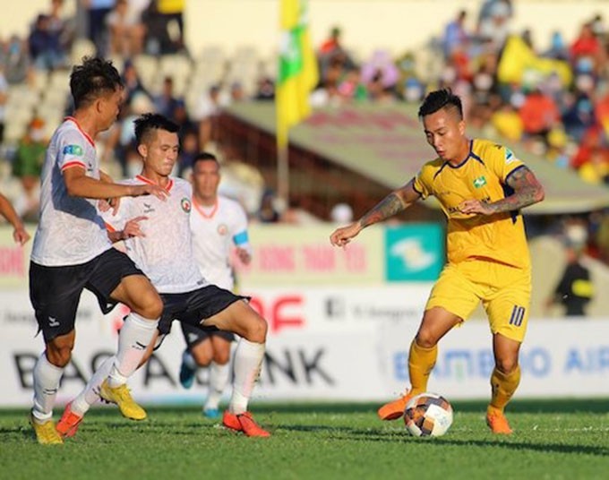 Tuấn Tài không thể ghi bàn. Ảnh SLFC Tuấn Tài không thể ghi bàn. Ảnh SLFC