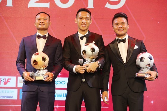 Các danh hiệu cá nhân nam năm 2019. Ảnh Dũng Phương. Các danh hiệu cá nhân nam năm 2019. Ảnh Dũng Phương.
