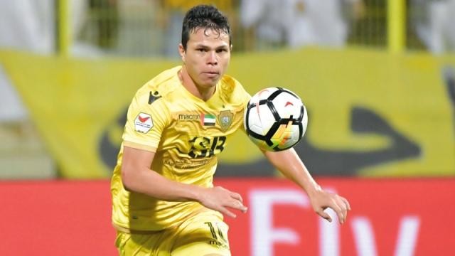 Fabio Lima với lối đá cực kỳ khó chịu, đảo người đổi hướng, tăng-giảm tốc độ đến chóng mặt. Ảnh AFC