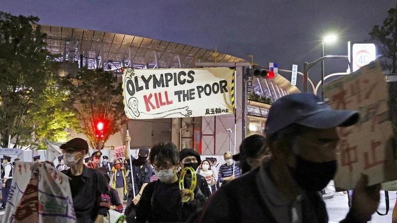 Trong một cuộc khảo sát có 55% người dân Nhật phản đối tổ chức Olympic Tokyo 2020. Ảnh CNN. Trong một cuộc khảo sát có 55% người dân Nhật phản đối tổ chức Olympic Tokyo 2020. Ảnh CNN.