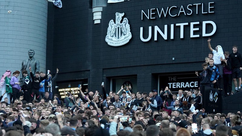 Các ông chủ Saudi Arabia sẽ đưa những ngôi sao nào về sân St James 'Park? Ảnh Sky