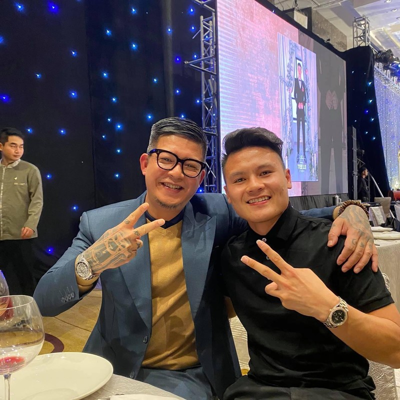 Ông Nguyễn Đắc Văn - nhà quản lý của Quang Hải, Văn Hậu, Bùi Tiến Dũng, Đức Chinh tiếp quản CLB Cần Thơ. Ảnh FBNV.