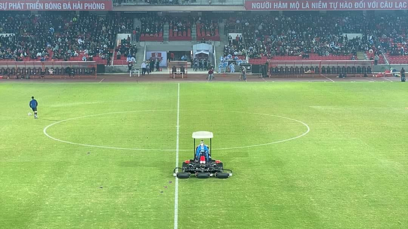 Mặt sân Lạch Tray được chăm sóc rất tốt. Ảnh VPF. Mặt sân Lạch Tray được chăm sóc rất tốt. Ảnh VPF.