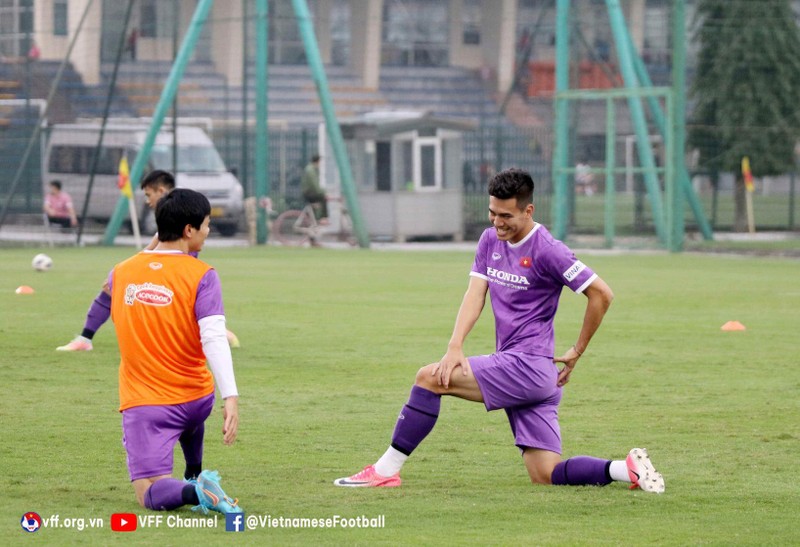 Tiến Linh đã tập luyện trở lại. Ảnh VFF