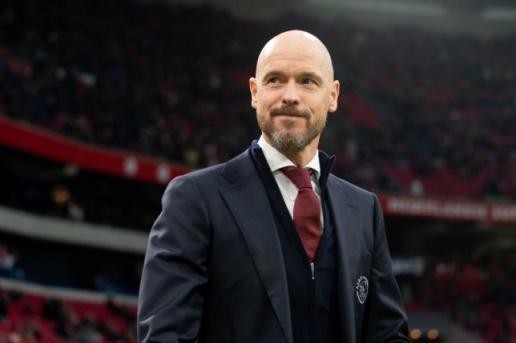 HLV Erik ten Hag đã đến sân Old Trafford. Ảnh AP.