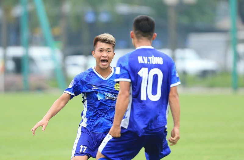 Tiền đạo Văn Tùng (10) ghi rất nhiều bàn thắng quan trọng cho đội nhà. Ảnh HB Tiền đạo Văn Tùng (10) ghi rất nhiều bàn thắng quan trọng cho đội nhà. Ảnh HB