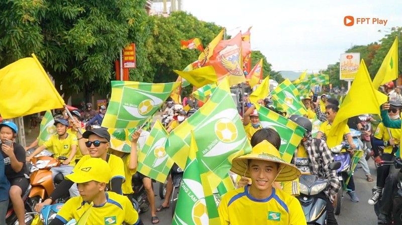 18h ngày 15/7/2022 trận derby xứ Nghệ trên sân Vinh sẽ là ngày hội bóng đá bên bờ sông Lam. Ảnh HT.